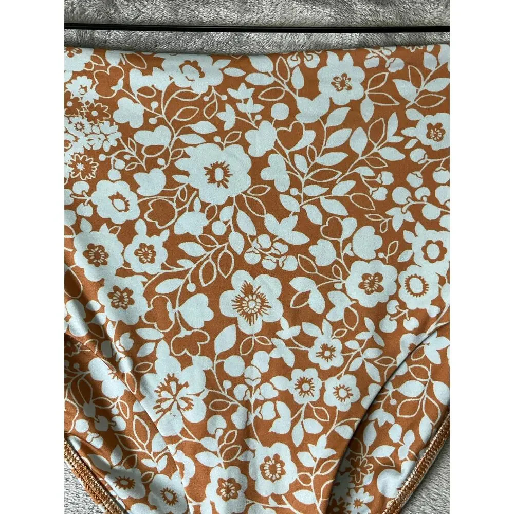 Everlane Square-Neck Bikini Top & High Rise Bottom Floral Swim Set Medium